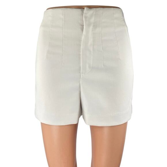 En Saison Women's White High Waisted Pleated Straight Mini Shorts Size XS - Picture 1 of 4